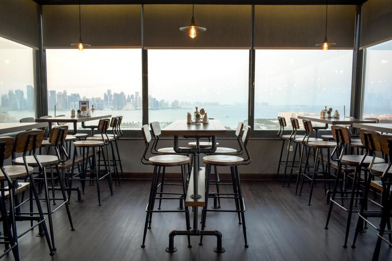 ซารายา คอร์นิเช โฮเต็ล Hotel โดฮา ภายนอก รูปภาพ The interior of the lounge