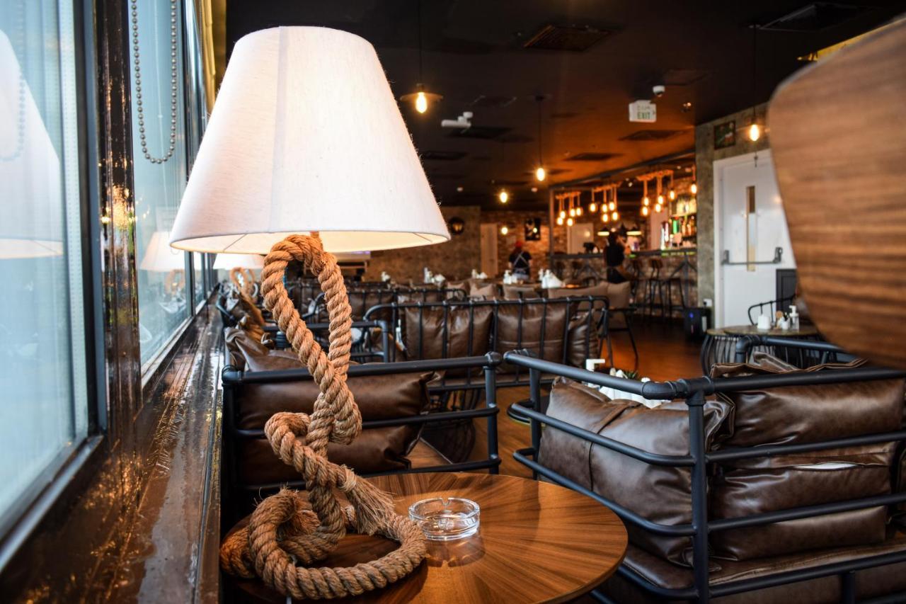ซารายา คอร์นิเช โฮเต็ล Hotel โดฮา ภายนอก รูปภาพ The interior of the restaurant