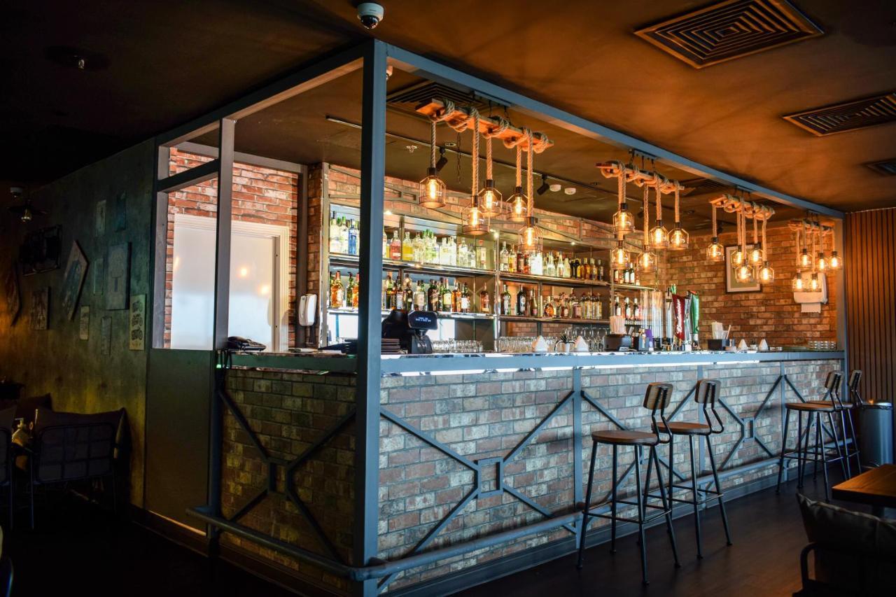 ซารายา คอร์นิเช โฮเต็ล Hotel โดฮา ภายนอก รูปภาพ The bar at the 2018 edition of the festival