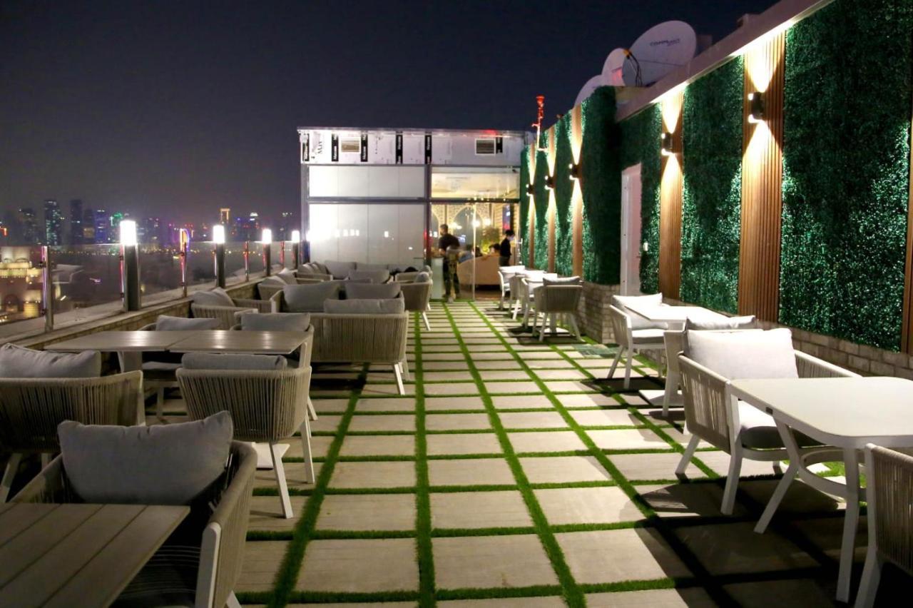ซารายา คอร์นิเช โฮเต็ล Hotel โดฮา ภายนอก รูปภาพ Rooftop bar in Bangkok