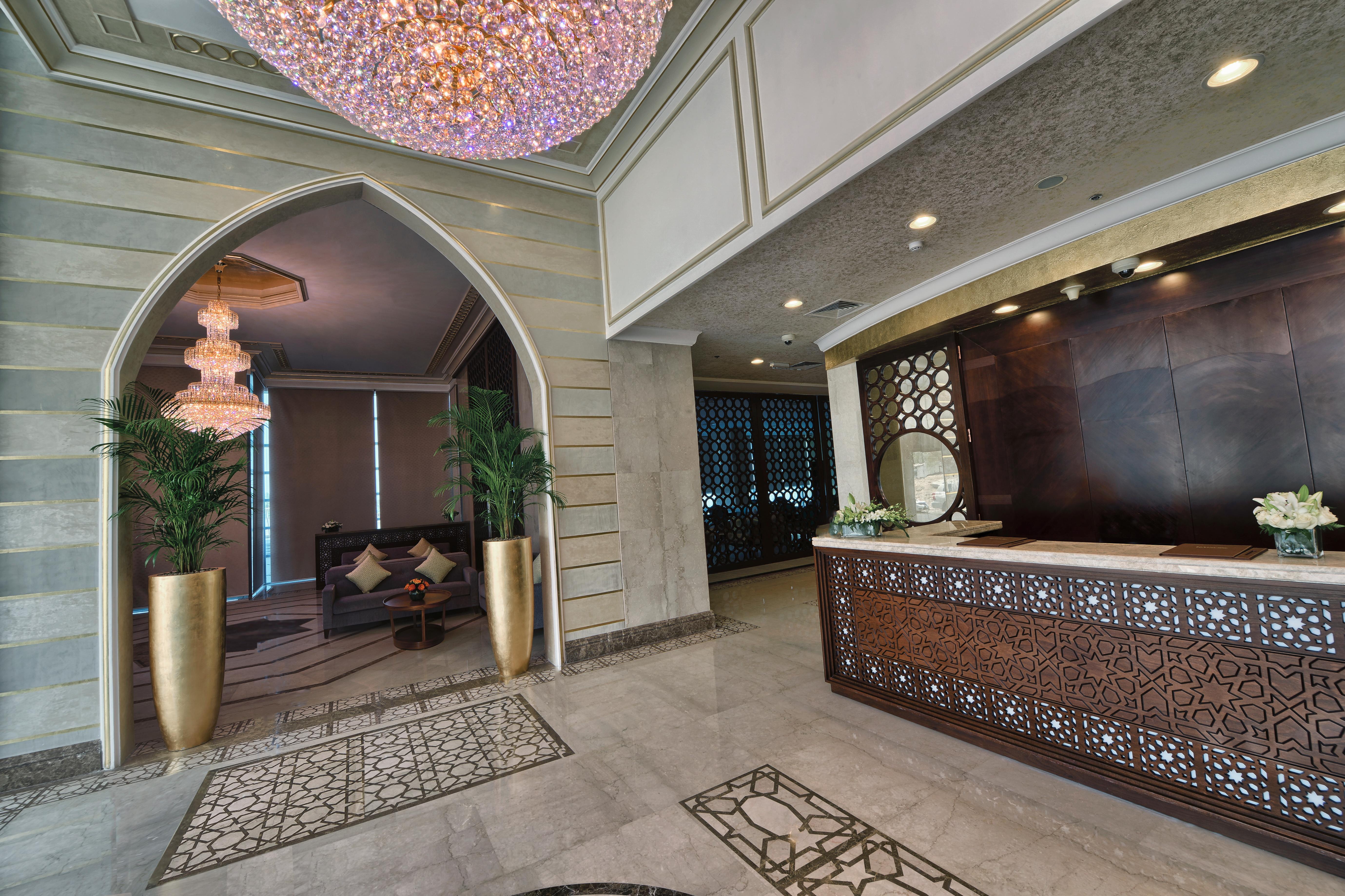 ซารายา คอร์นิเช โฮเต็ล Hotel โดฮา ภายนอก รูปภาพ The lobby of the hotel